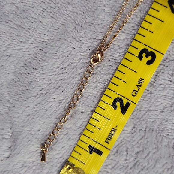 NWOT Floral Chain Necklace - Picture 3 of 5